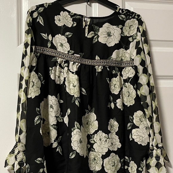 Blouse - Picture 2 of 2